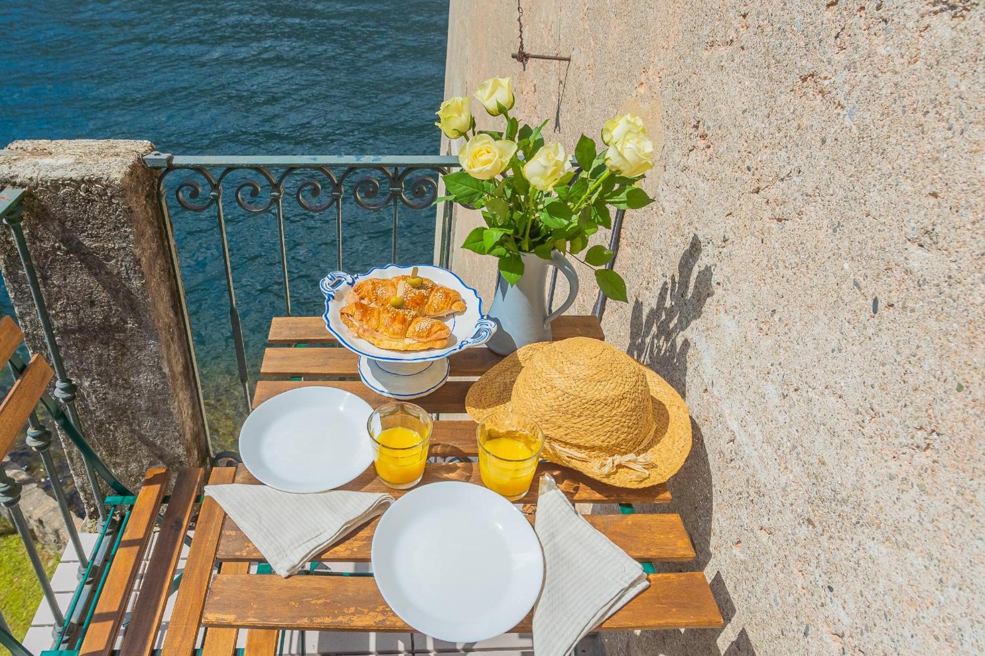Deriva Apartment On Careno'S Beach By Rent All Como Nesso Exterior photo